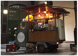 Succes Koffie - Barista Oscaaar’s barista bar on wheels